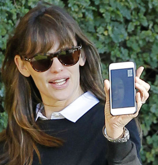 Illustration for article titled Where Is Ben Affleck FaceTiming Jennifer Garner From?